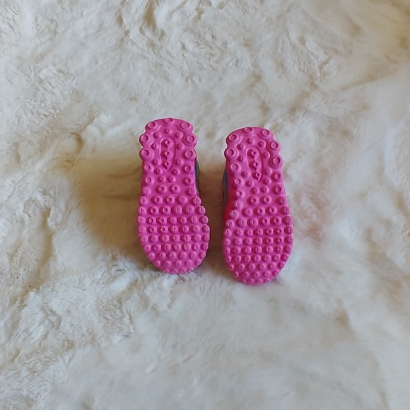 NWOT Baby Girls Sneakers - Picture 2 of 3